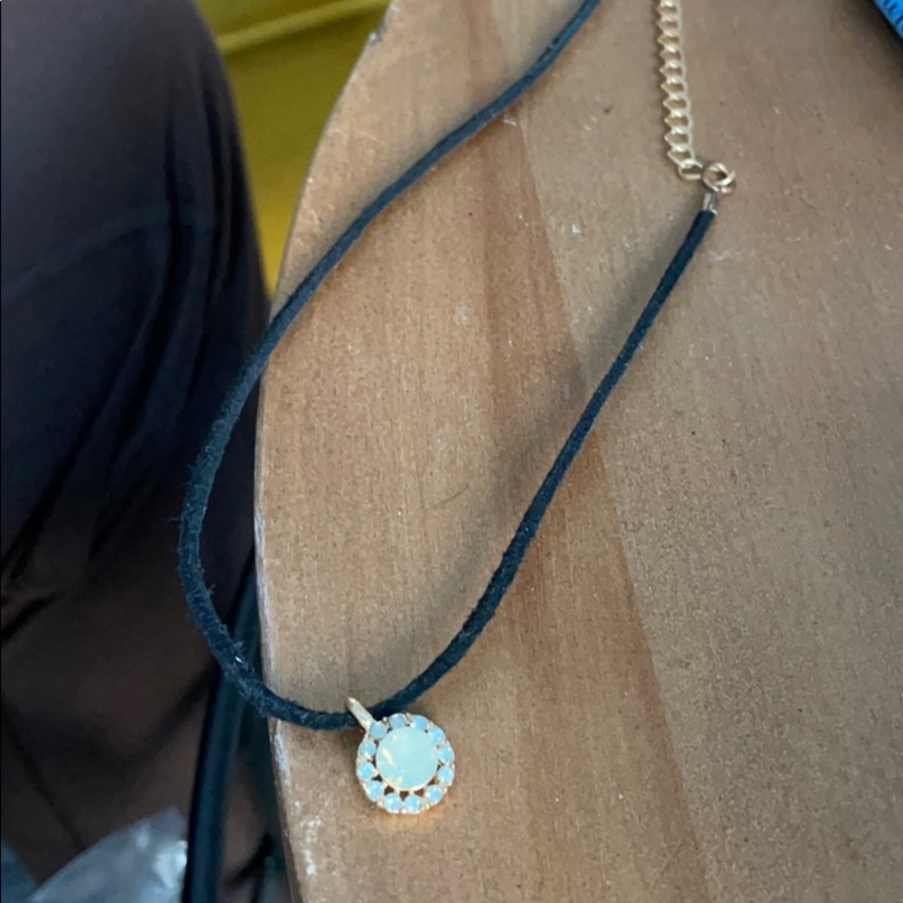 Dainty choker
